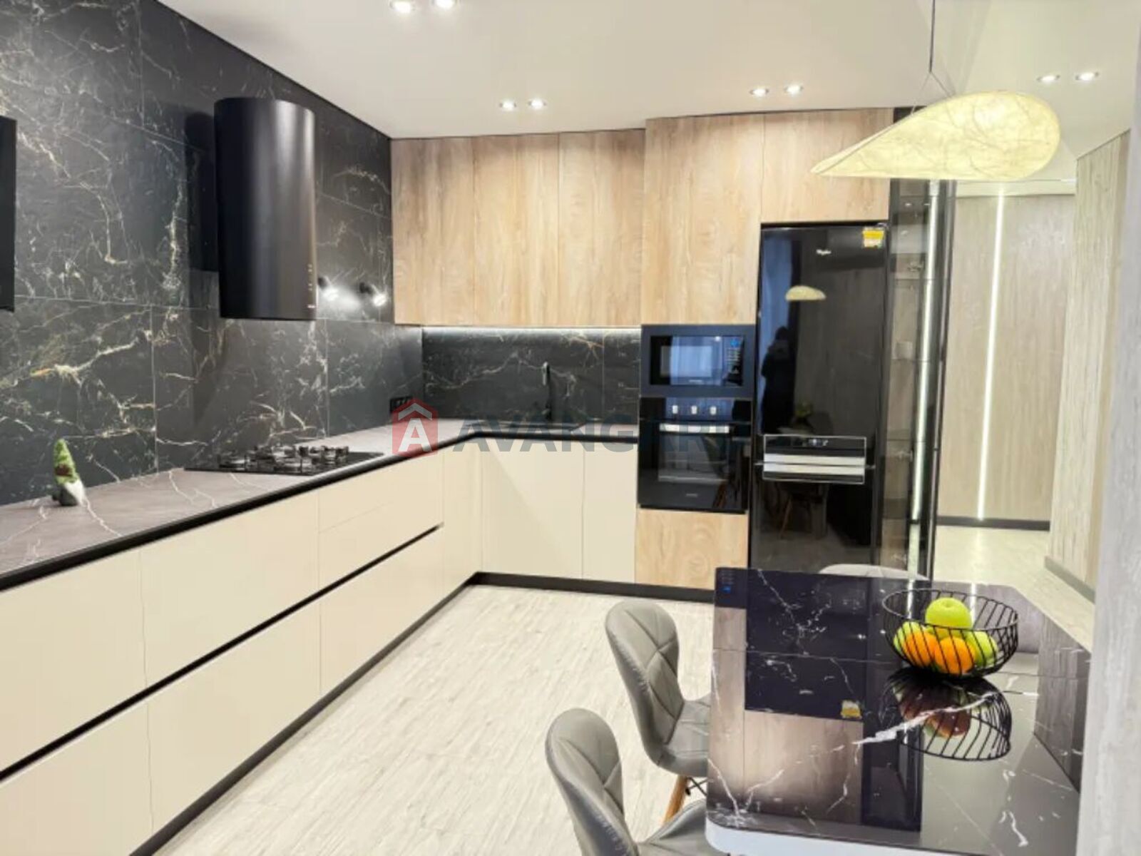 3 ��. ��������, 78/46/14 ��. �., 4/10 ������ ���� 1