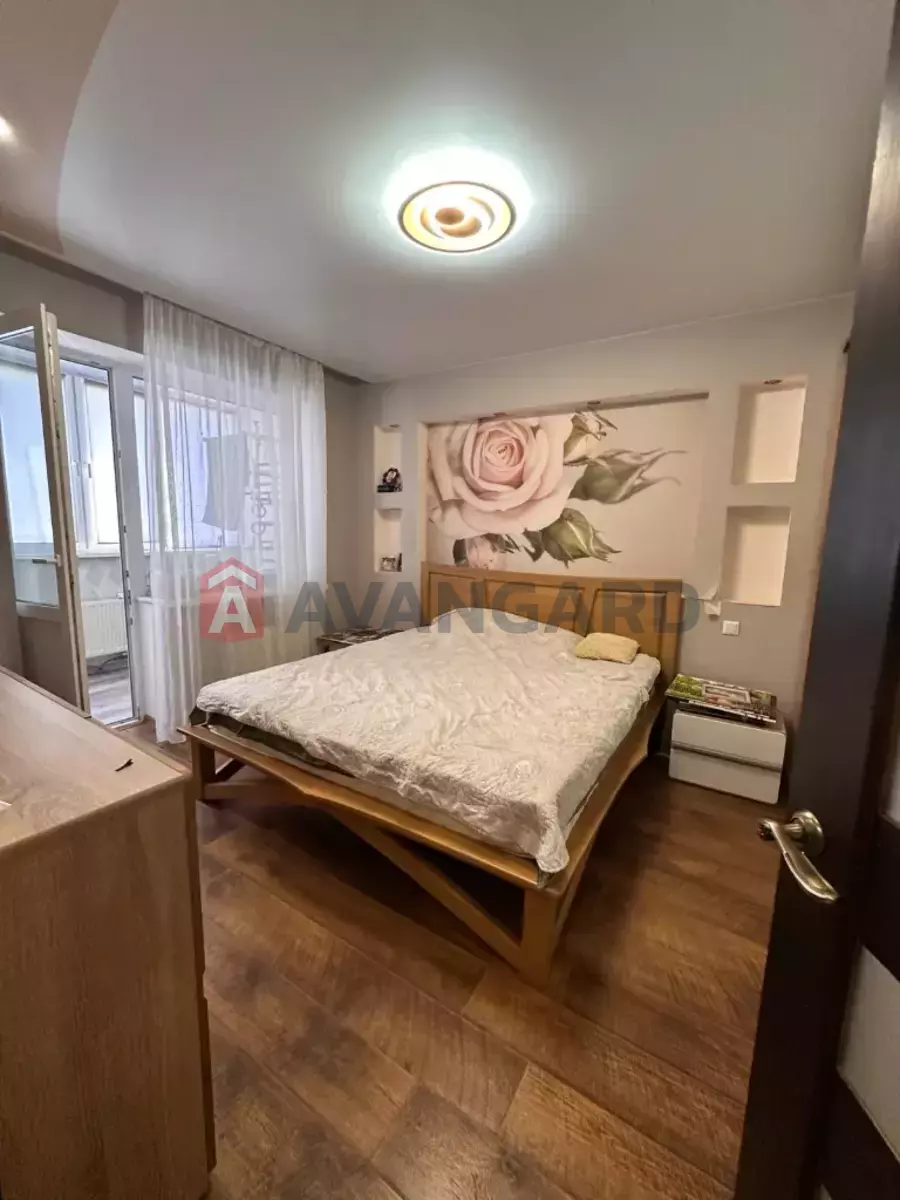 3 ��. ��������, 77/43/10 ��. �., 2/4 ������ ���� 11