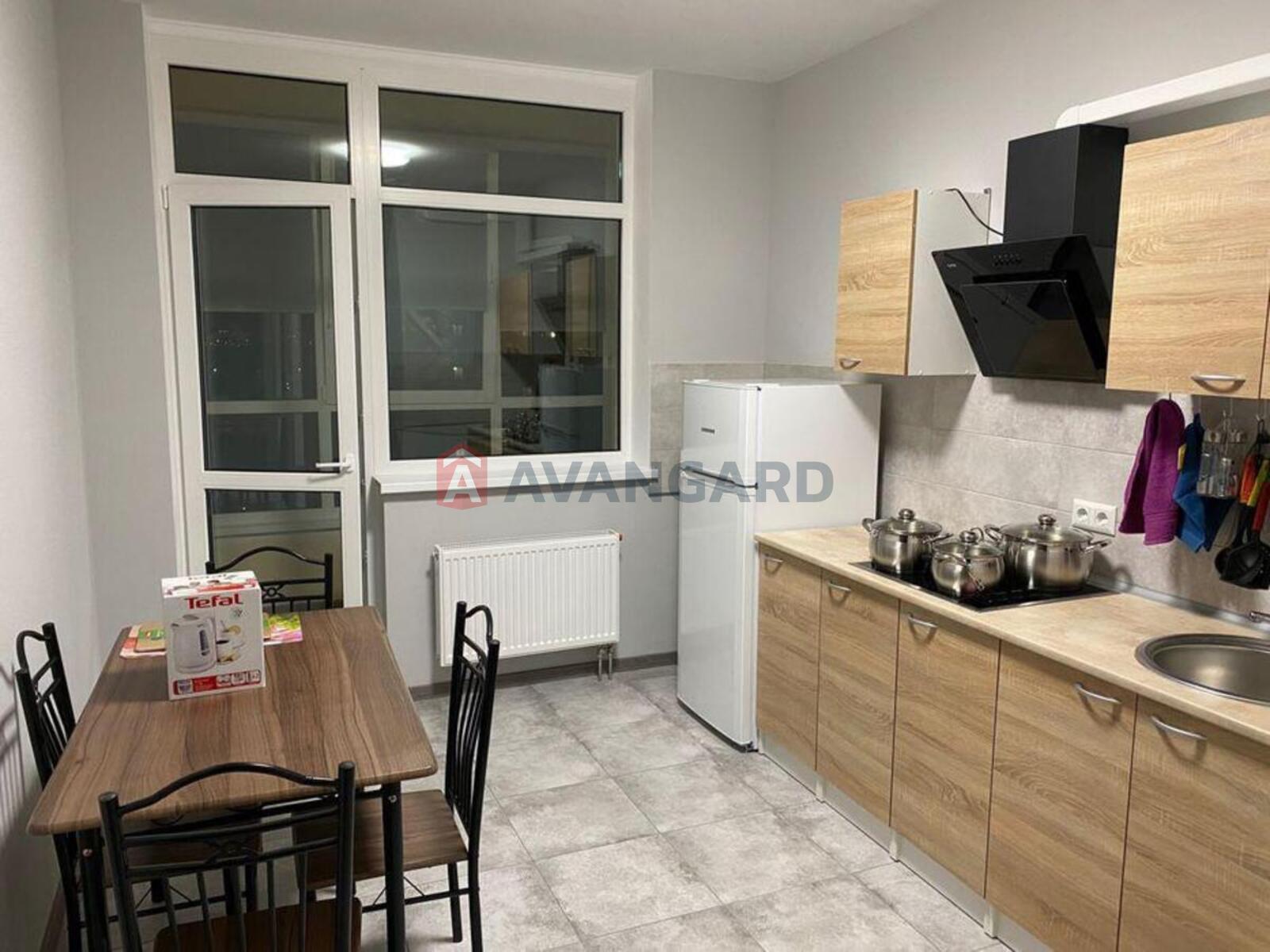 1 ��. ��������, 40/-/12 ��. �., 11/25 ������ ���� 4