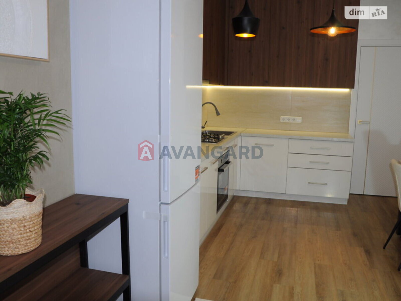 2 ��. ��������, 82/40/18 ��. �., 6/10 ������ ���� 18