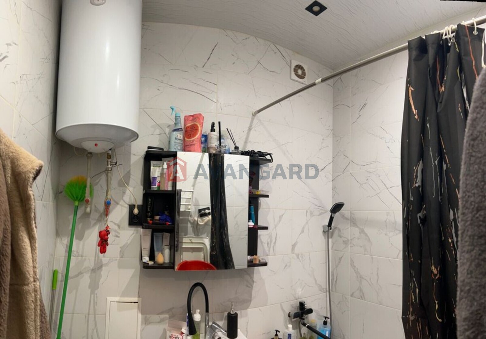 1 . , 38/-/9 . ., 1/2   8