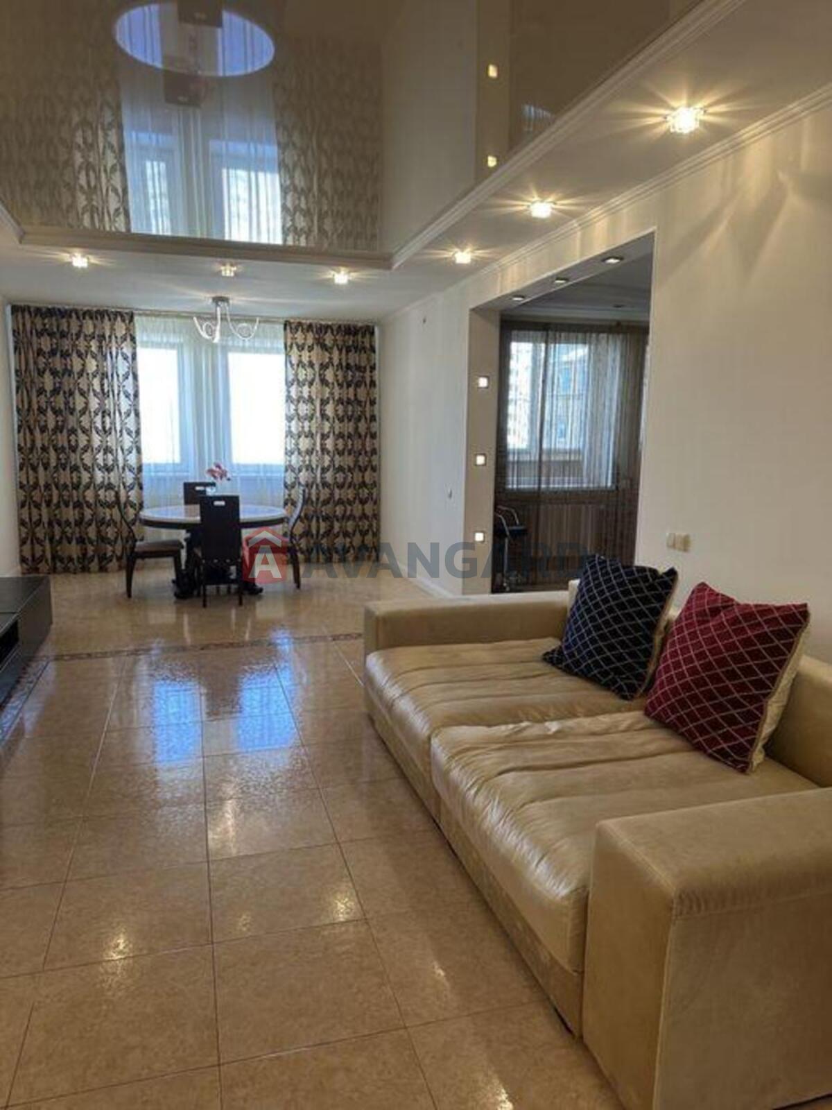 3 ��. ��������, 118/-/18 ��. �., 20/24 ������ ���� 13