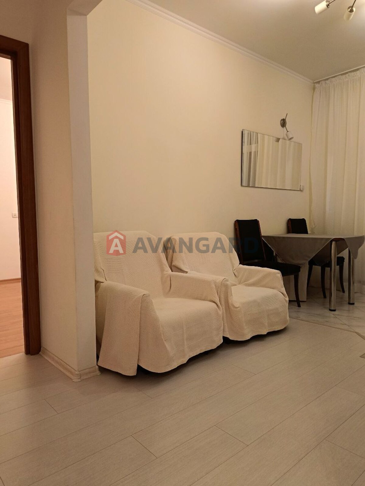 1 ��. ��������, 42,8/15,5/10.6 ��. �., 28/32 ������ ���� 8