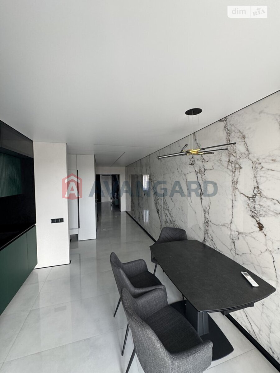 3 ��. ��������, 97/60/17 ��. �., 5/6 ������ ���� 24