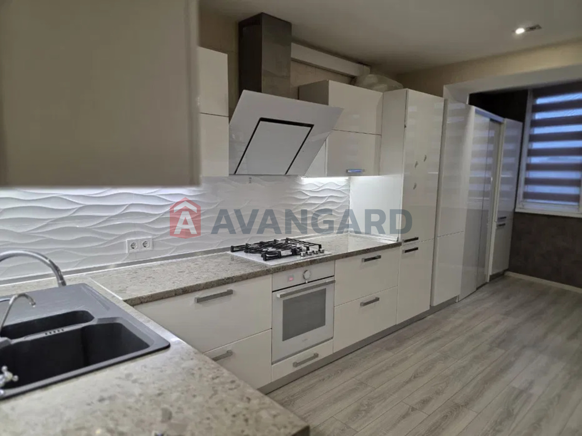 2 ��. ��������, 70/-/15 ��. �., 8/10 ������ ���� 2