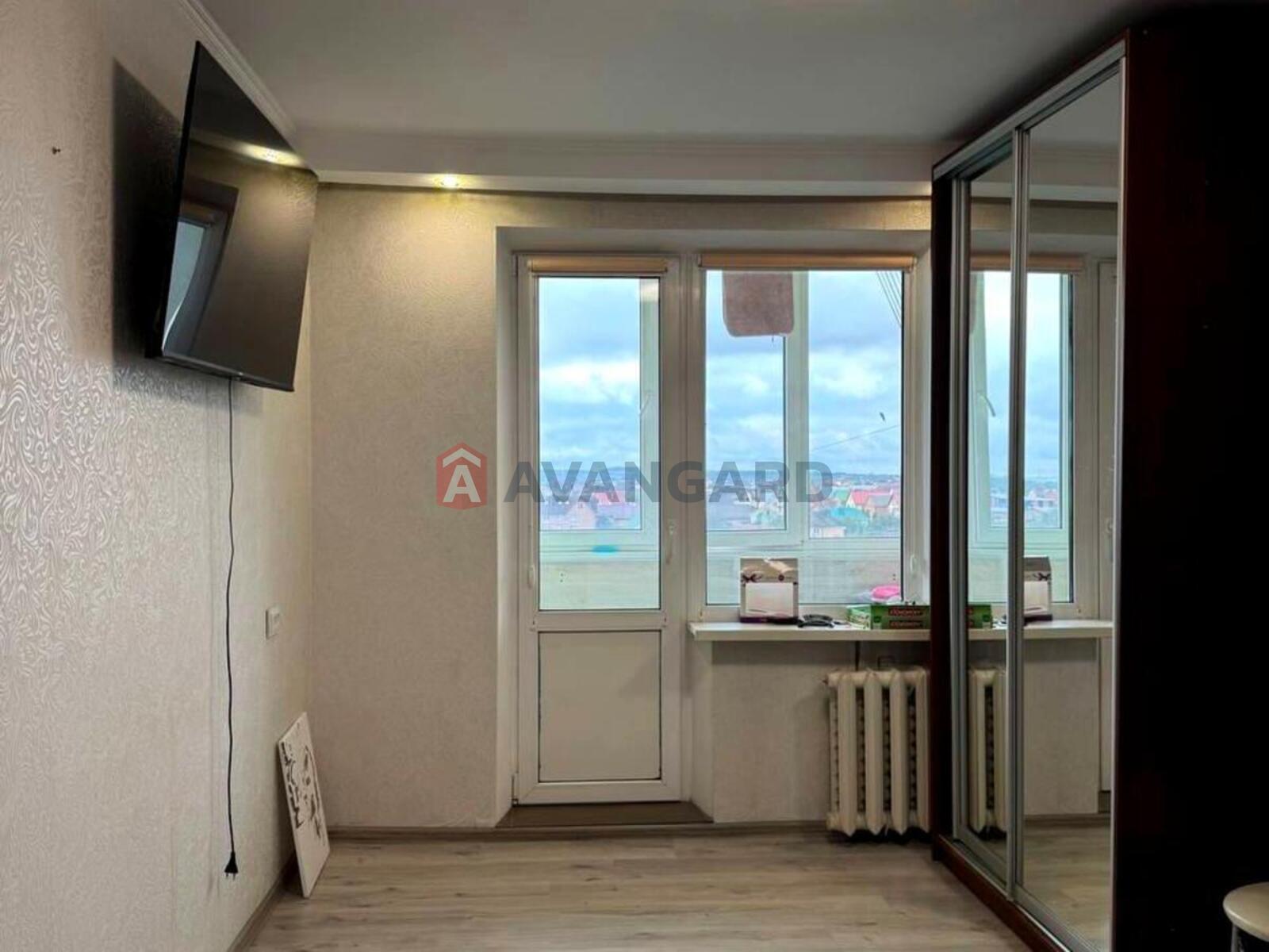 3 ��. ��������, 65/38/8 ��. �., 9/9 ������ ���� 10