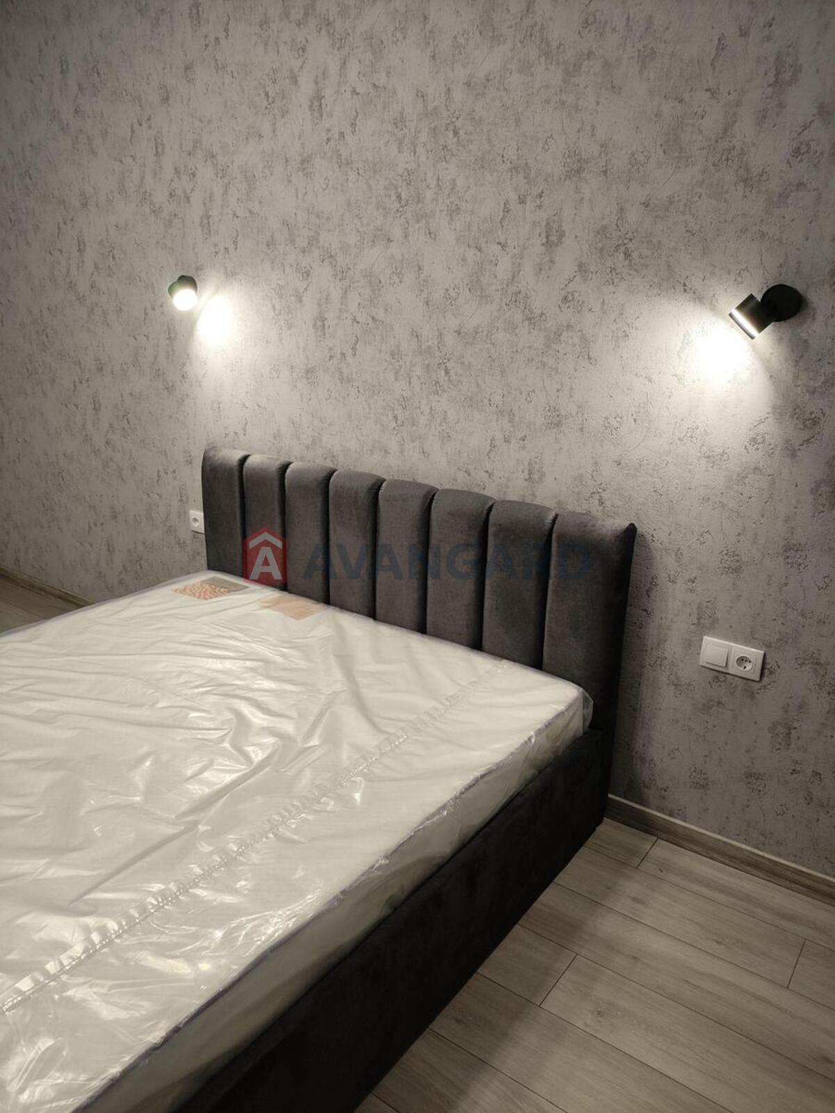 1 ��. ��������, 37/-/9 ��. �., 3/4 ������ ���� 10