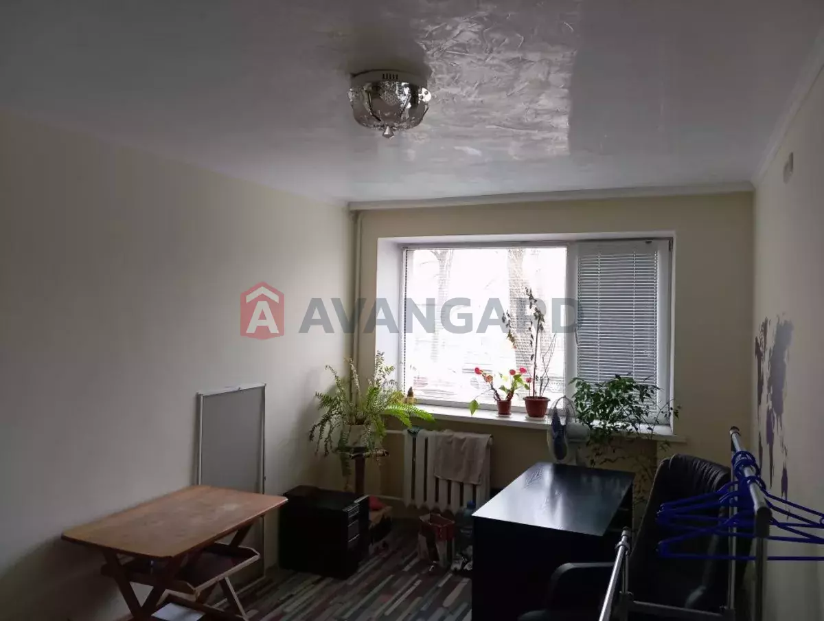 3 ��. ��������, 82/-/10 ��. �., 2/5 ������ ���� 4