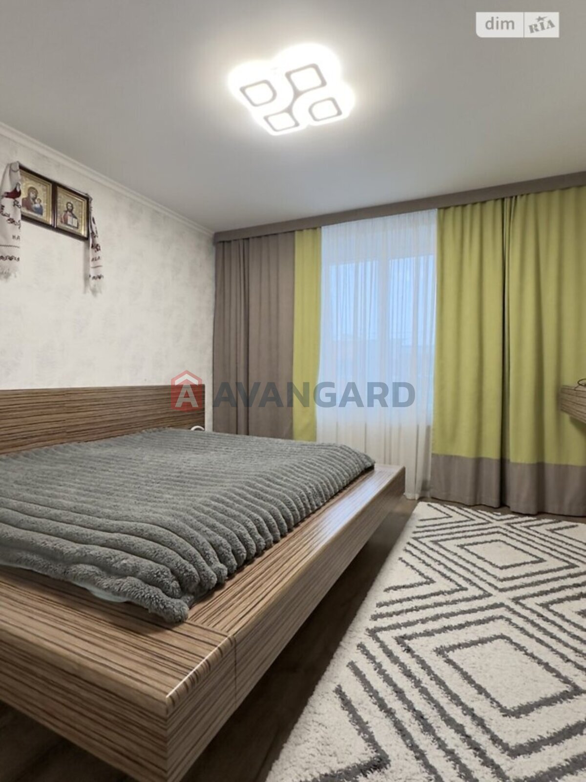 4 ��. ��������, 147/70/14 ��. �., 9/9 ������ ���� 20