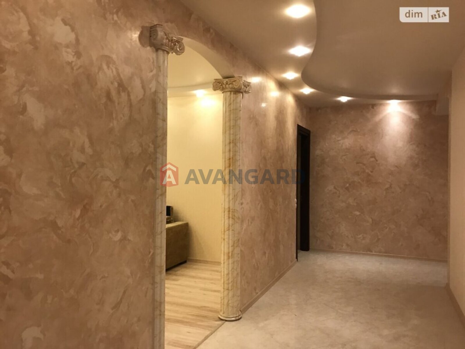 3 ��. ��������, 102/-/- ��. �., 8/9 ������ ���� 2