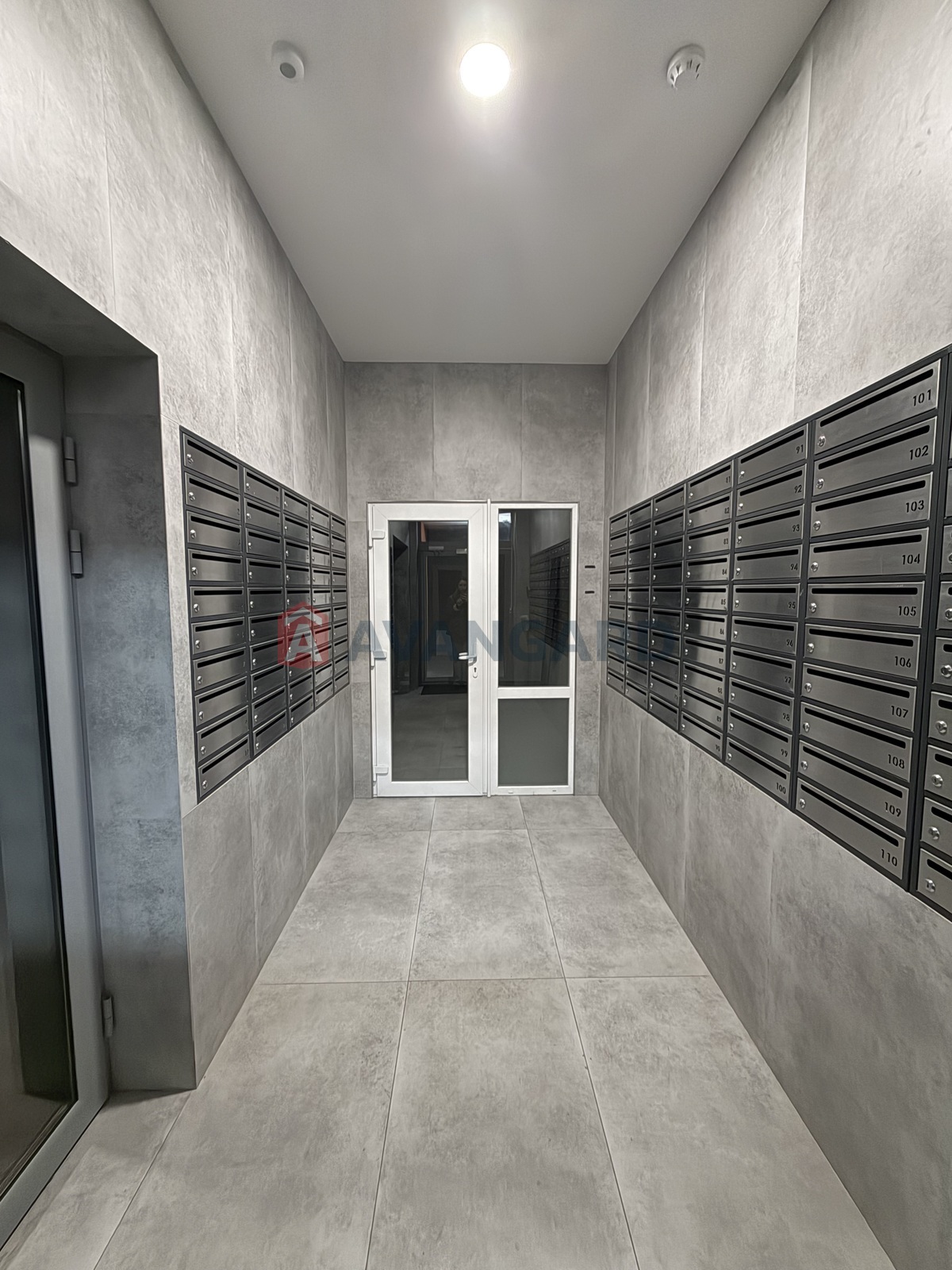 2 ��. ��������, 50/-/- ��. �., 6/10 ������ ���� 8