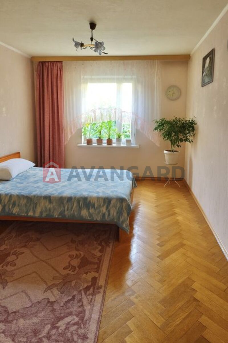 1 ��. ��������, 70/-/9 ��. �., 2/10 ������ ���� 4