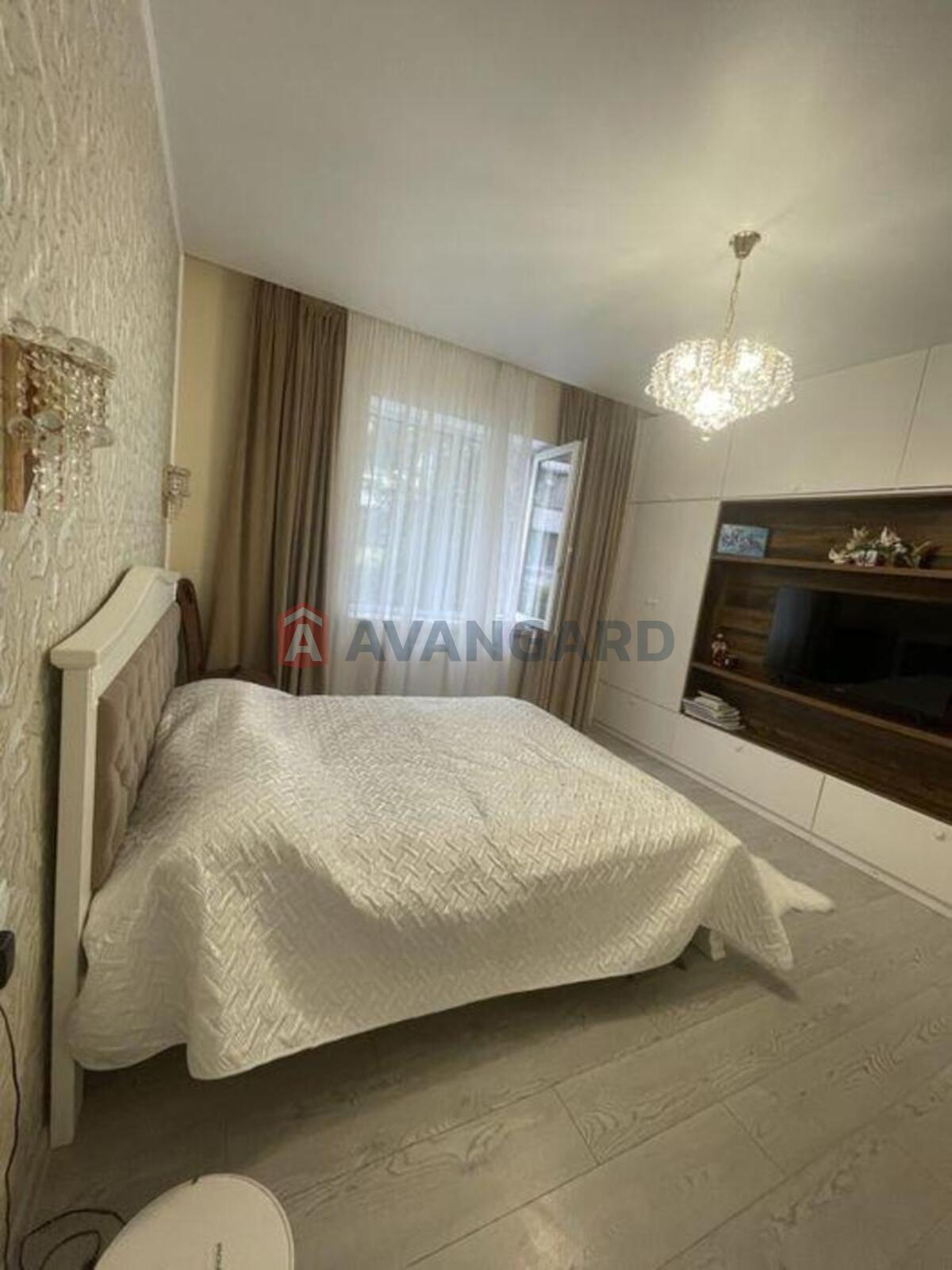 2 ��. ��������, 52/-/14 ��. �., 3/9 ������ ���� 3