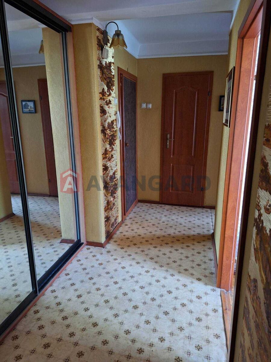 3 . , 69/-/45 . ., 8/9   9
