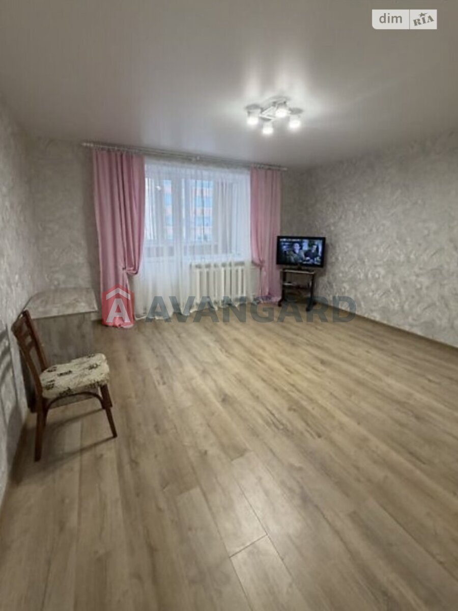 1 ��. ��������, 36/20/7 ��. �., 4/10 ������ ���� 9