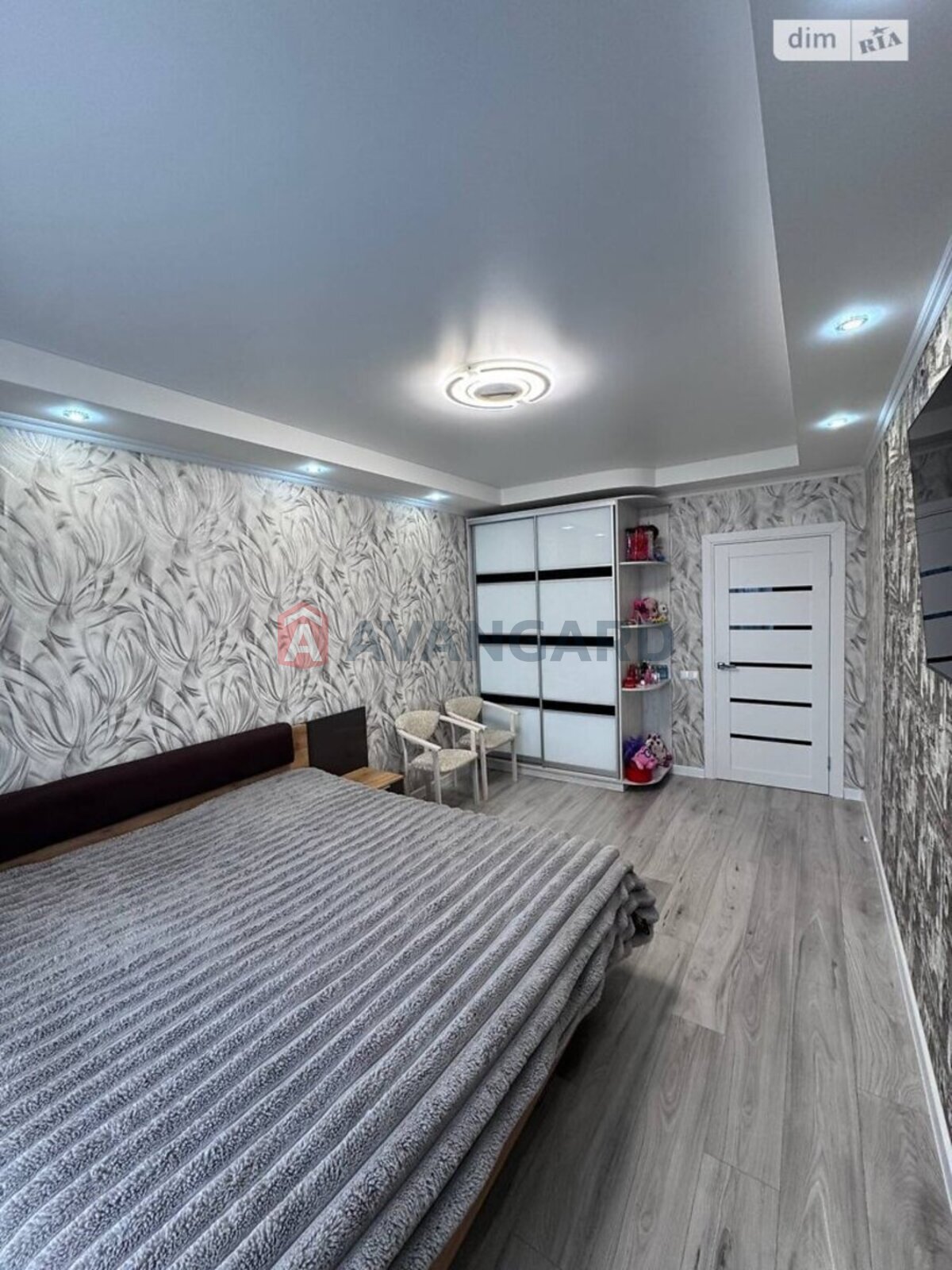 1 ��. ��������, 46/18/16 ��. �., 8/10 ������ ���� 4