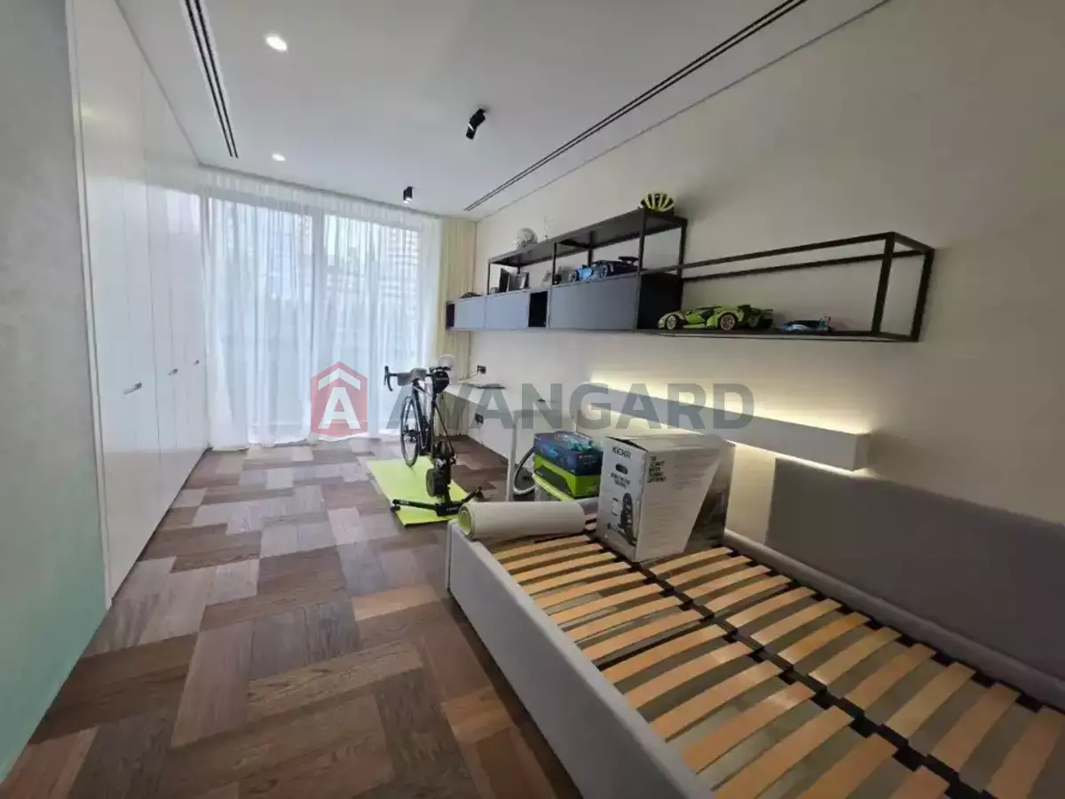 4 ��. ��������, 189/-/- ��. �., 5/7 ������ ���� 9