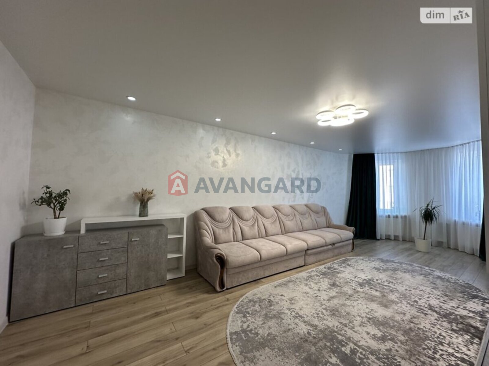 3 ��. ��������, 96/58/16 ��. �., 10/11 ������ ���� 18