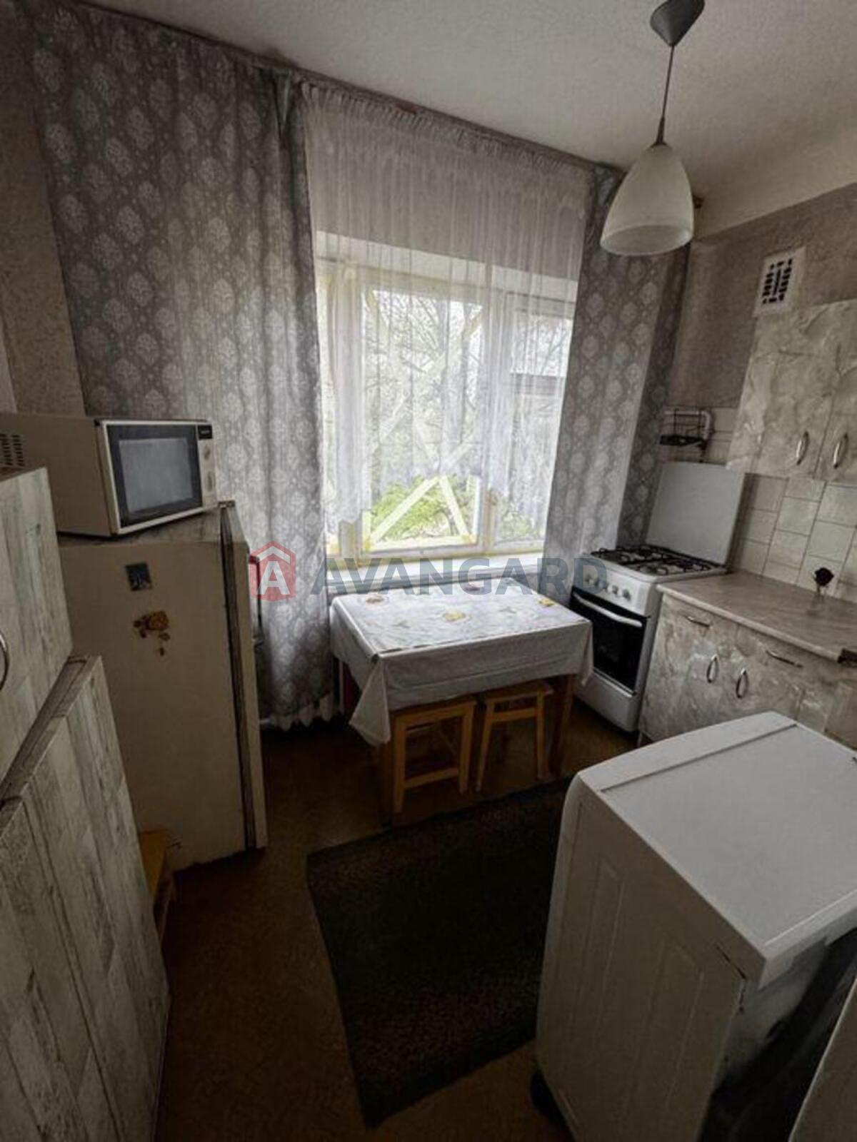 1 ��. ��������, 32/-/6 ��. �., 3/5 ������ ���� 5