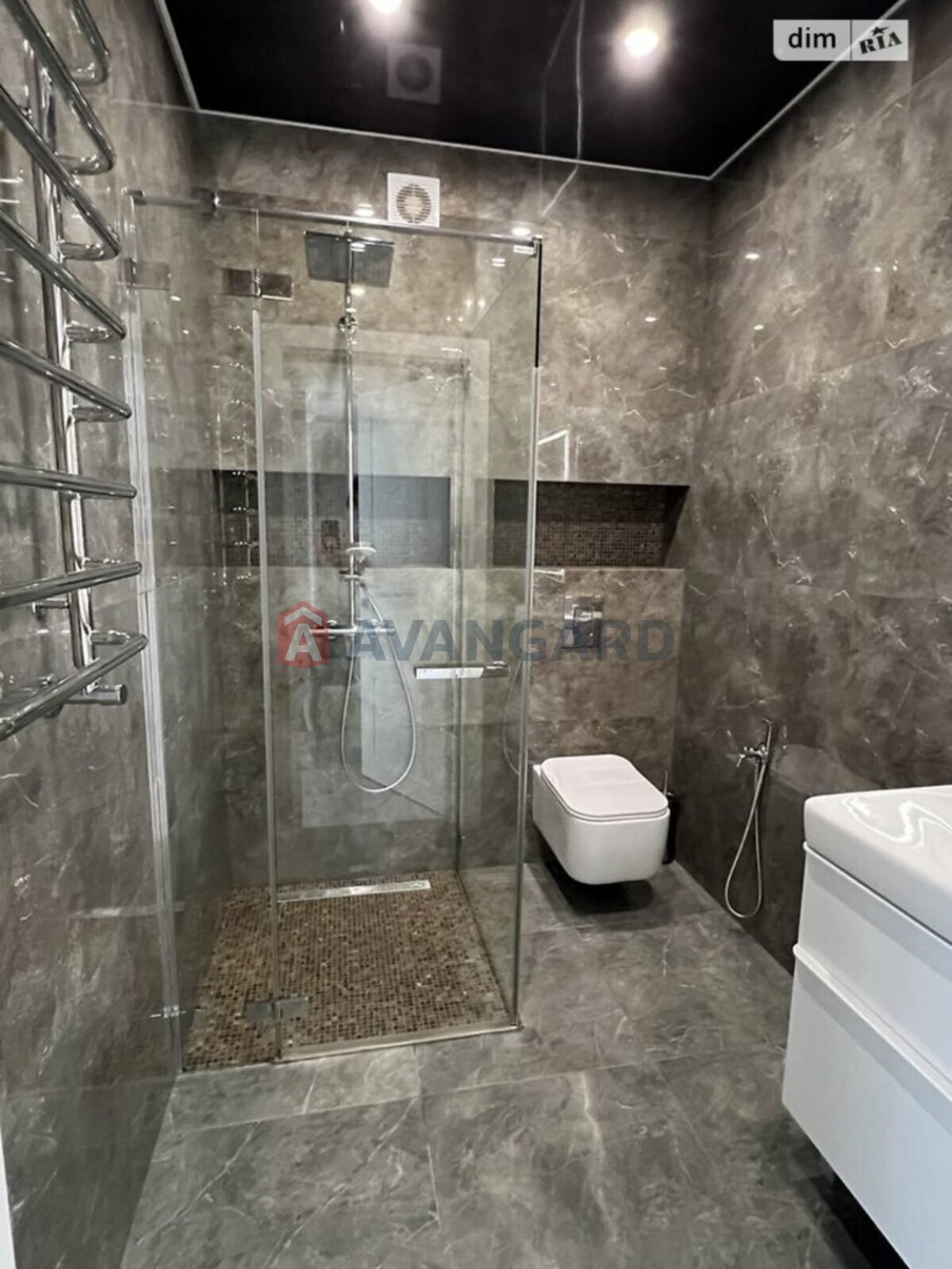 3 ����. ��������, 107/54/15 ��. �., 9/9 ���� ���� 30