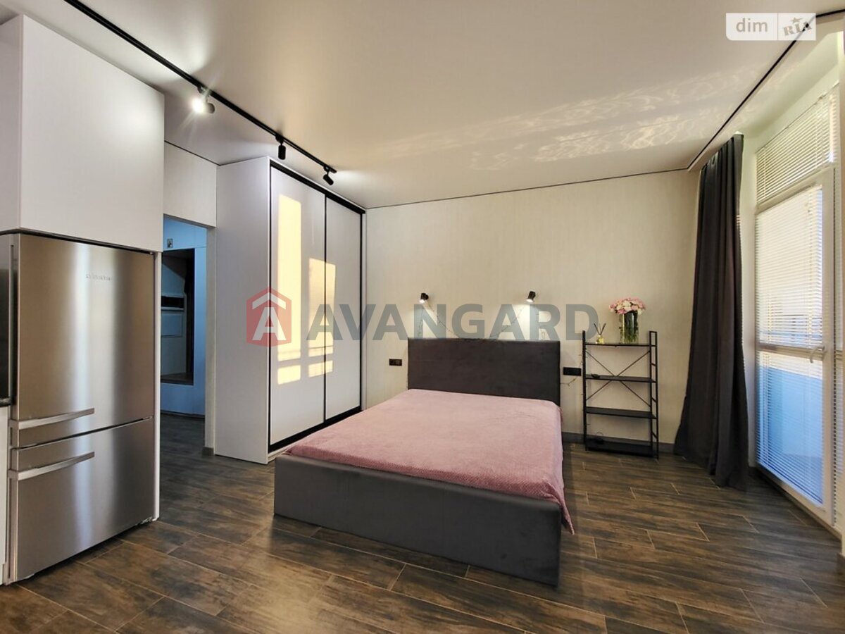 1 ��. ��������, 31/-/- ��. �., 12/16 ������ ���� 5