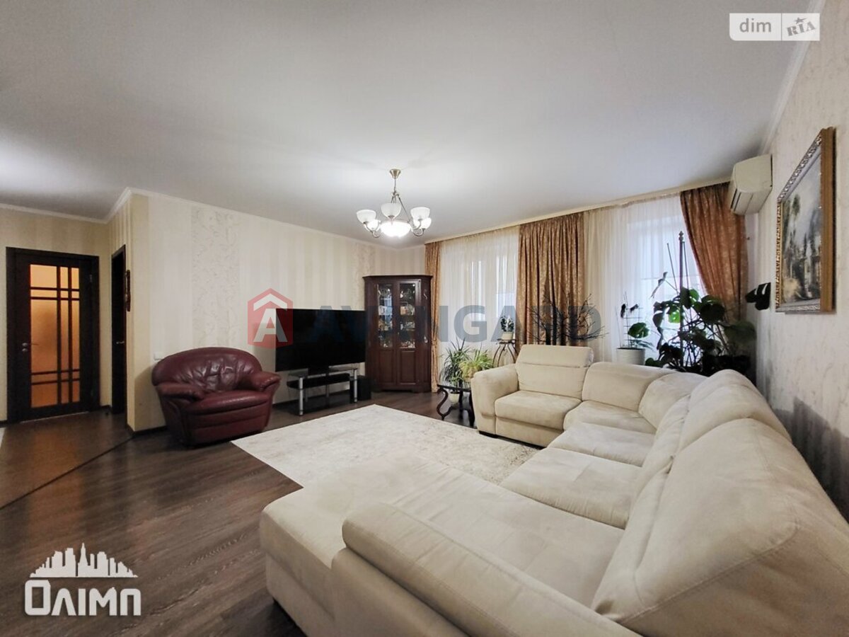 3 ��. ��������, 100/-/- ��. �., 7/9 ������ ���� 18