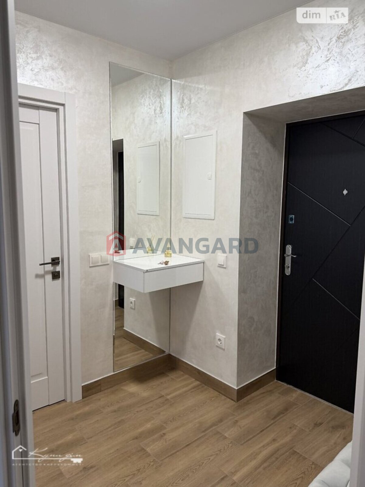 1 ��. ��������, 46/20/15 ��. �., 5/10 ������ ���� 6