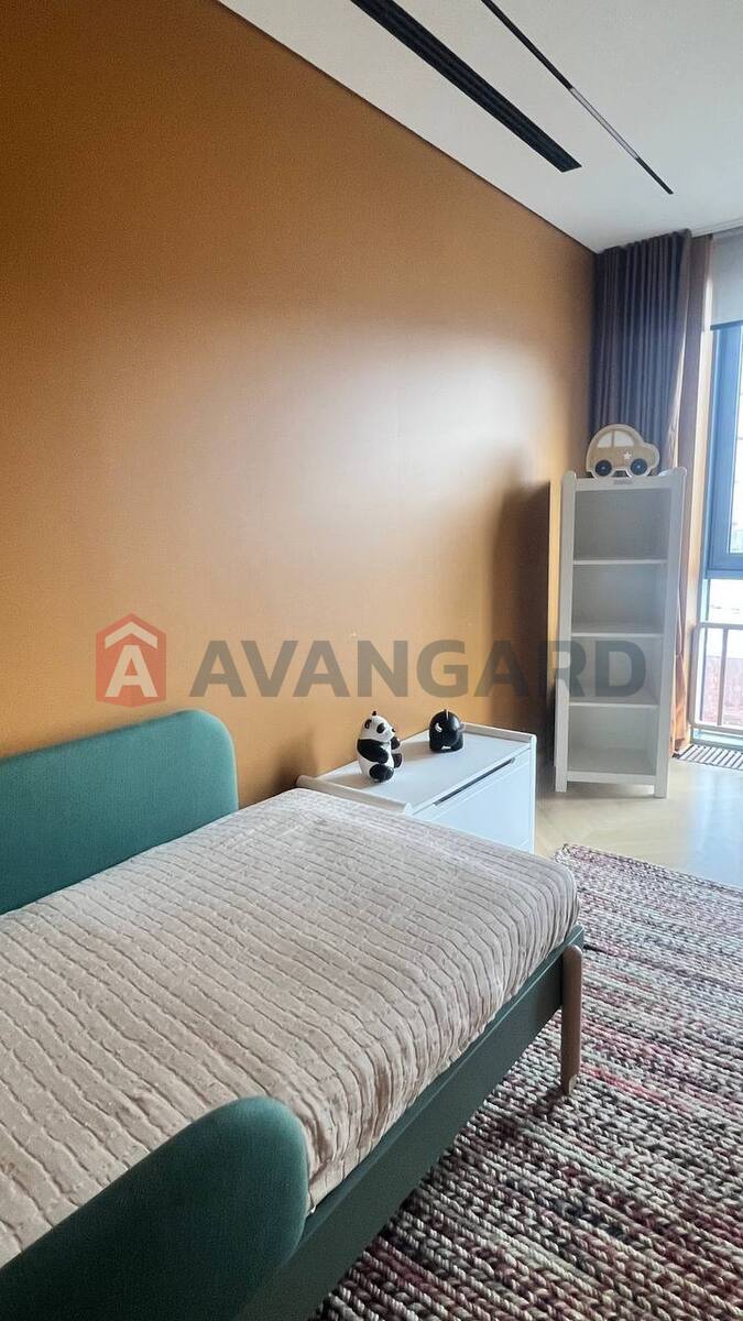 3 ��. ��������, 100/-/- ��. �., 4/5 ������ ���� 15