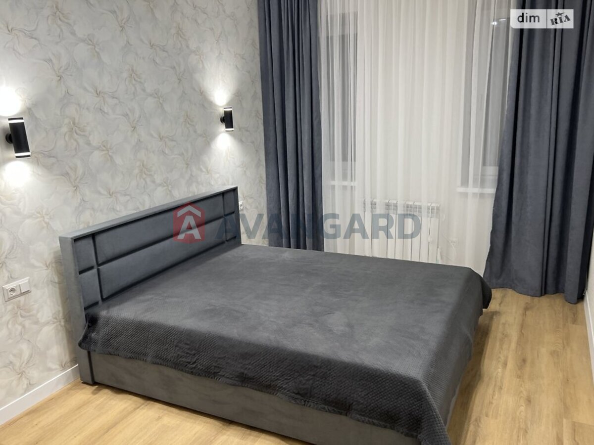 1 ��. ��������, 48/-/- ��. �., 5/8 ������ ���� 22