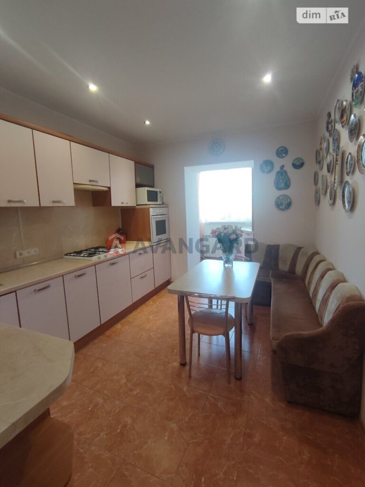 4 ��. ��������, 119/-/- ��. �., 5/5 ������ ���� 6