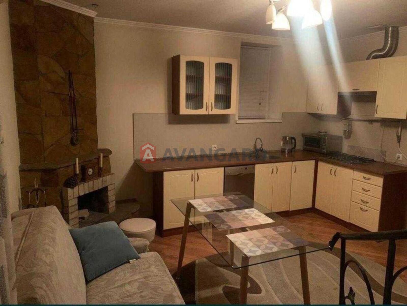 2 ��. ��������, 51/-/51 ��. �., 2/4 ������ ���� 1