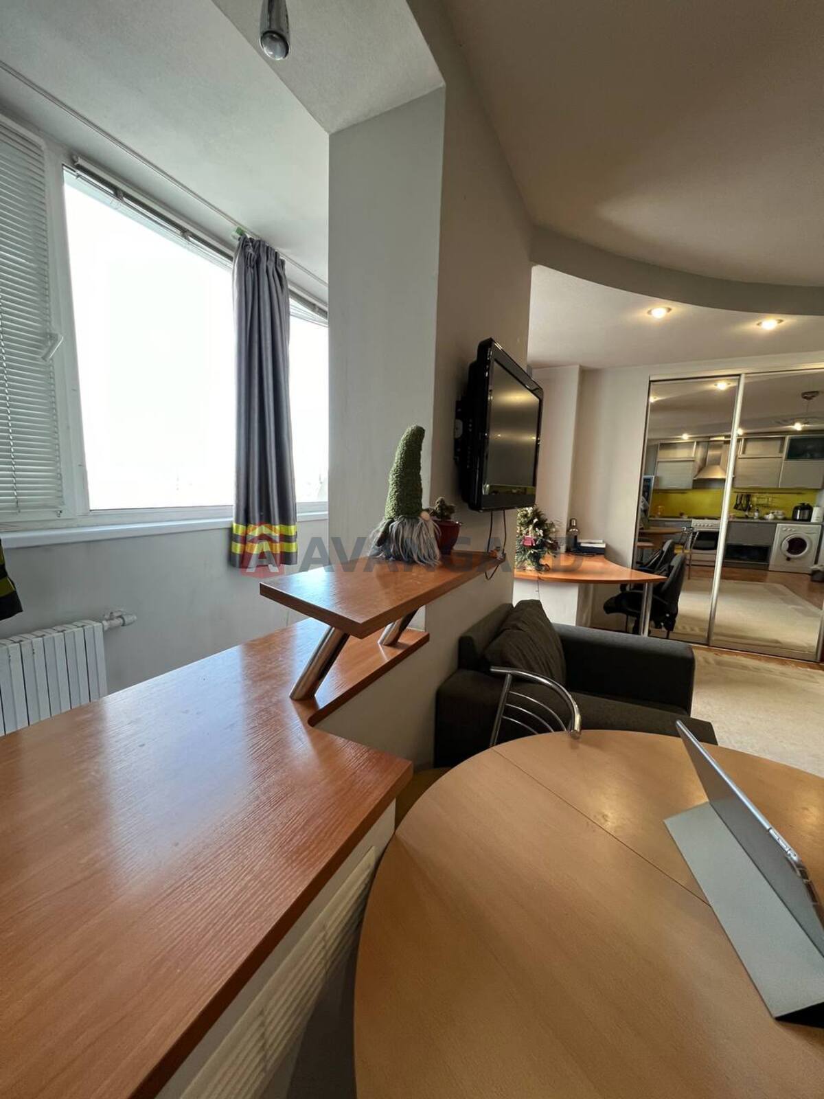 1 ��. ��������, 38/30/8 ��. �., 13/18 ������ ���� 10