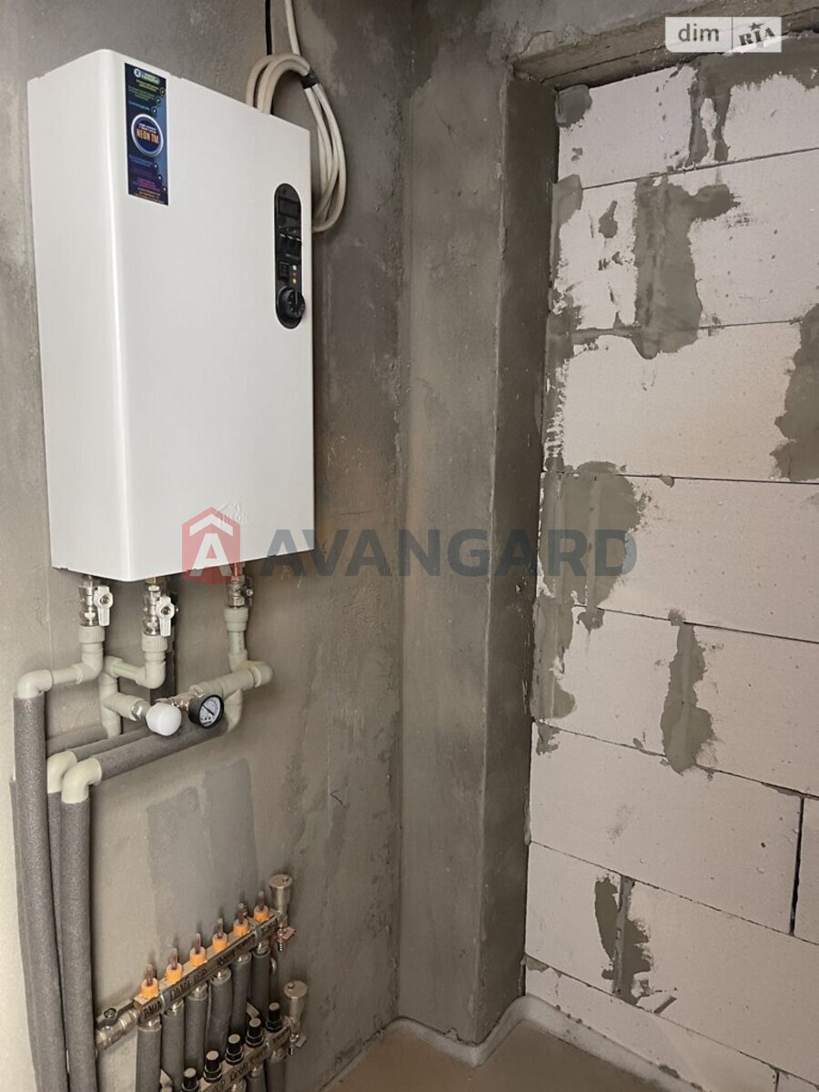 2 ��. ��������, 82/56/5 ��. �., 6/15 ������ ���� 23