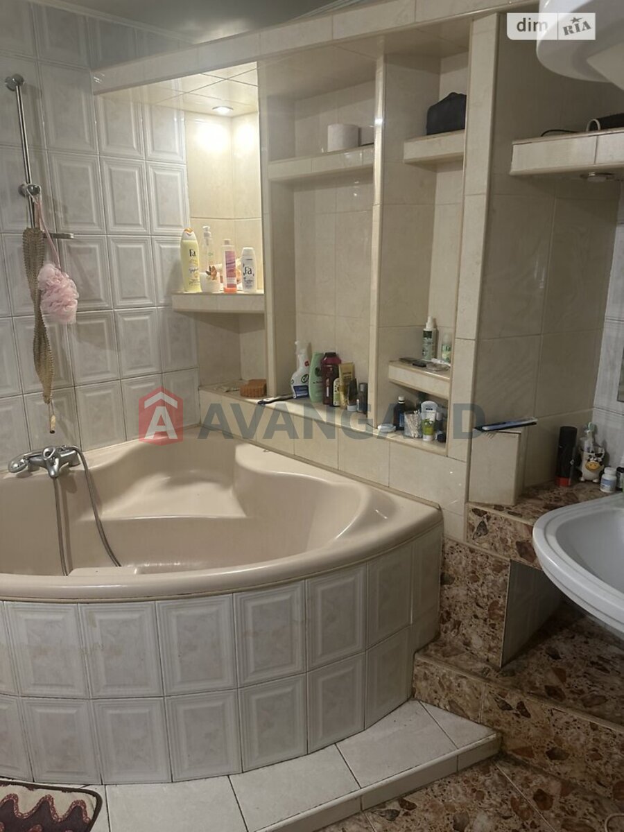 3 ����. ��������, 68/36/7 ��. �., 3/9 ���� ���� 6