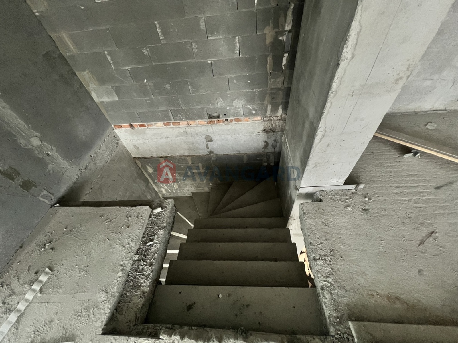 5 ��. ��������, 180/136/44 ��. �., 25/25 ������ ���� 9