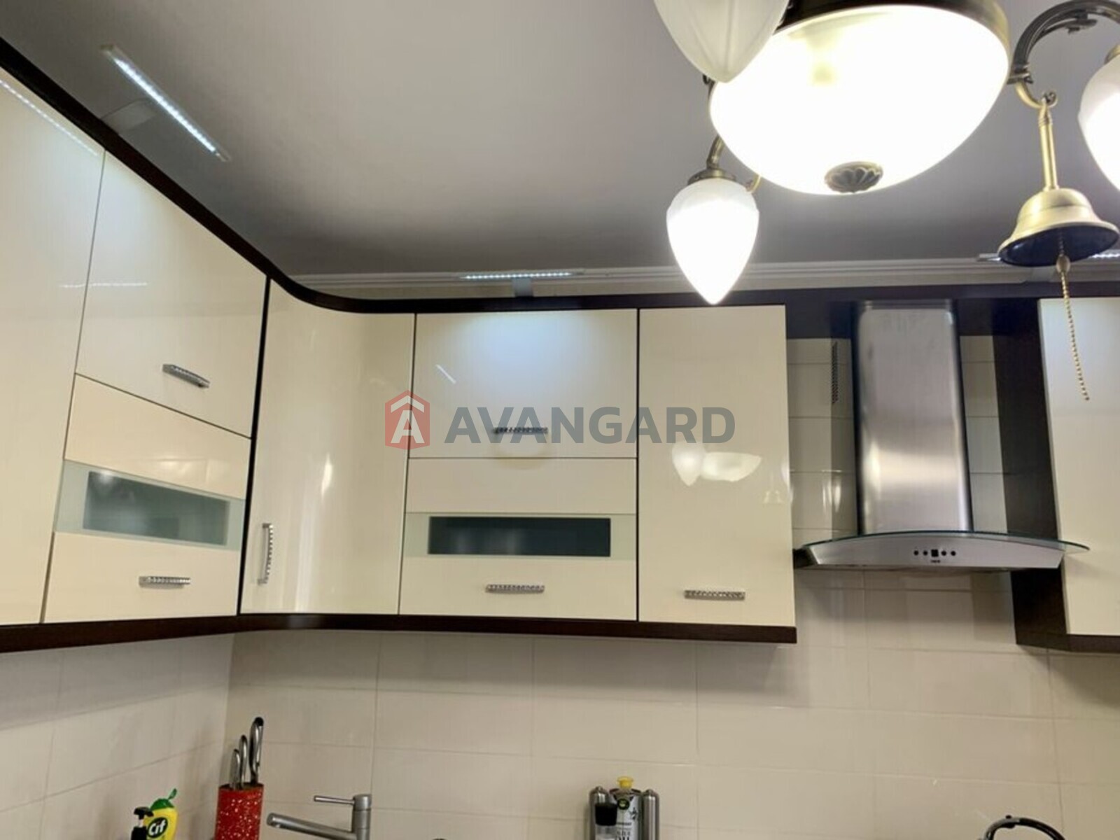 3 ��. ��������, 70/-/8 ��. �., 1/10 ������ ���� 1