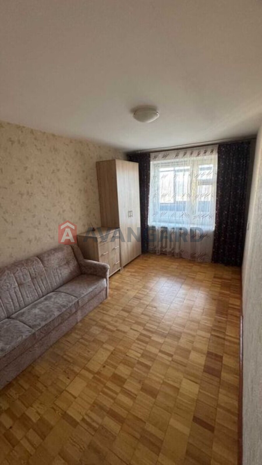 4 ����. ��������, 77/-/10 ��. �., 4/10 ���� ���� 12