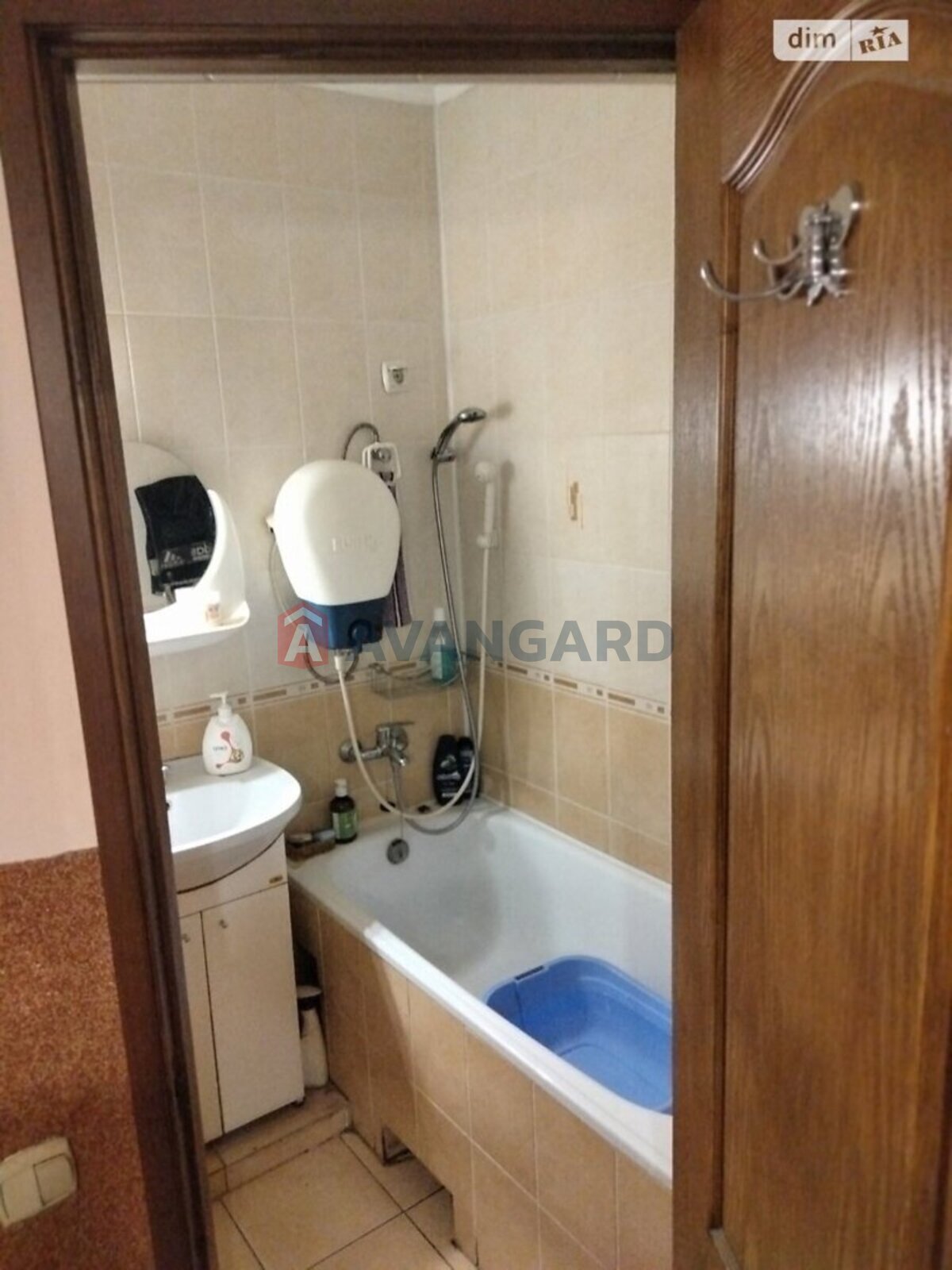 3 ��. ��������, 60/45/6 ��. �., 9/9 ������ ���� 8