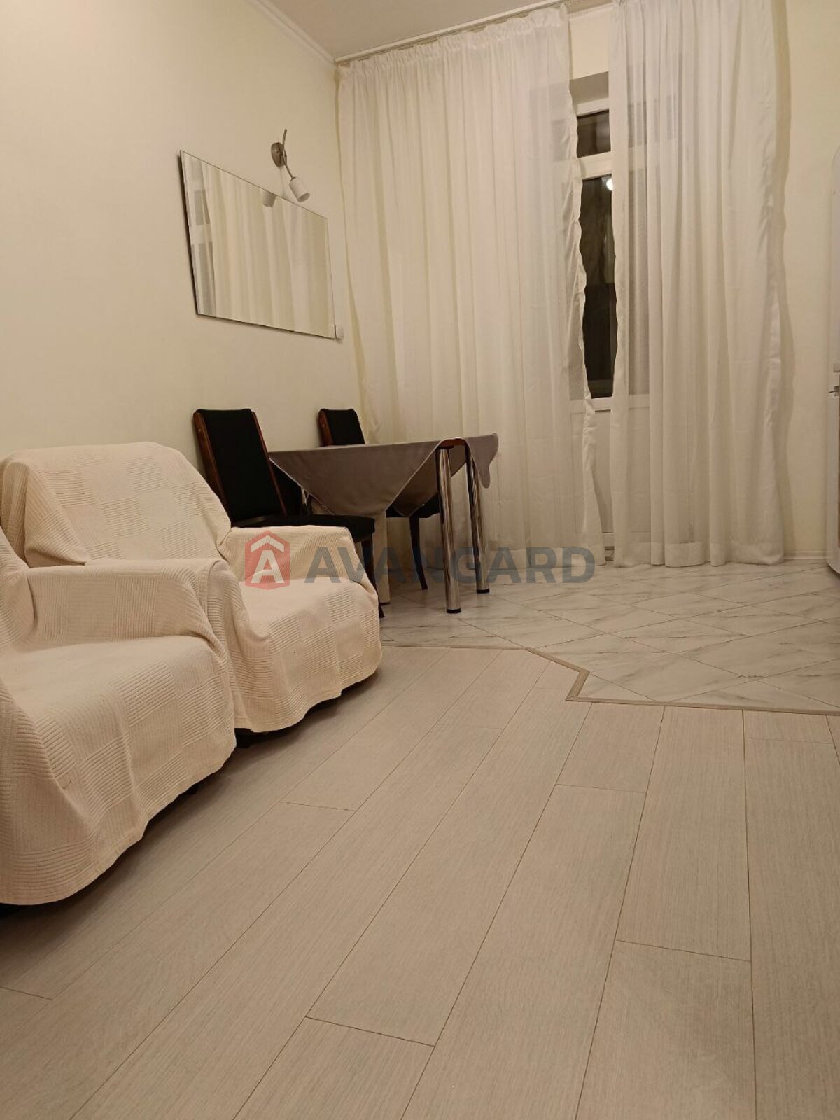 1 ��. ��������, 42,8/15,5/10.6 ��. �., 28/32 ������ ���� 5