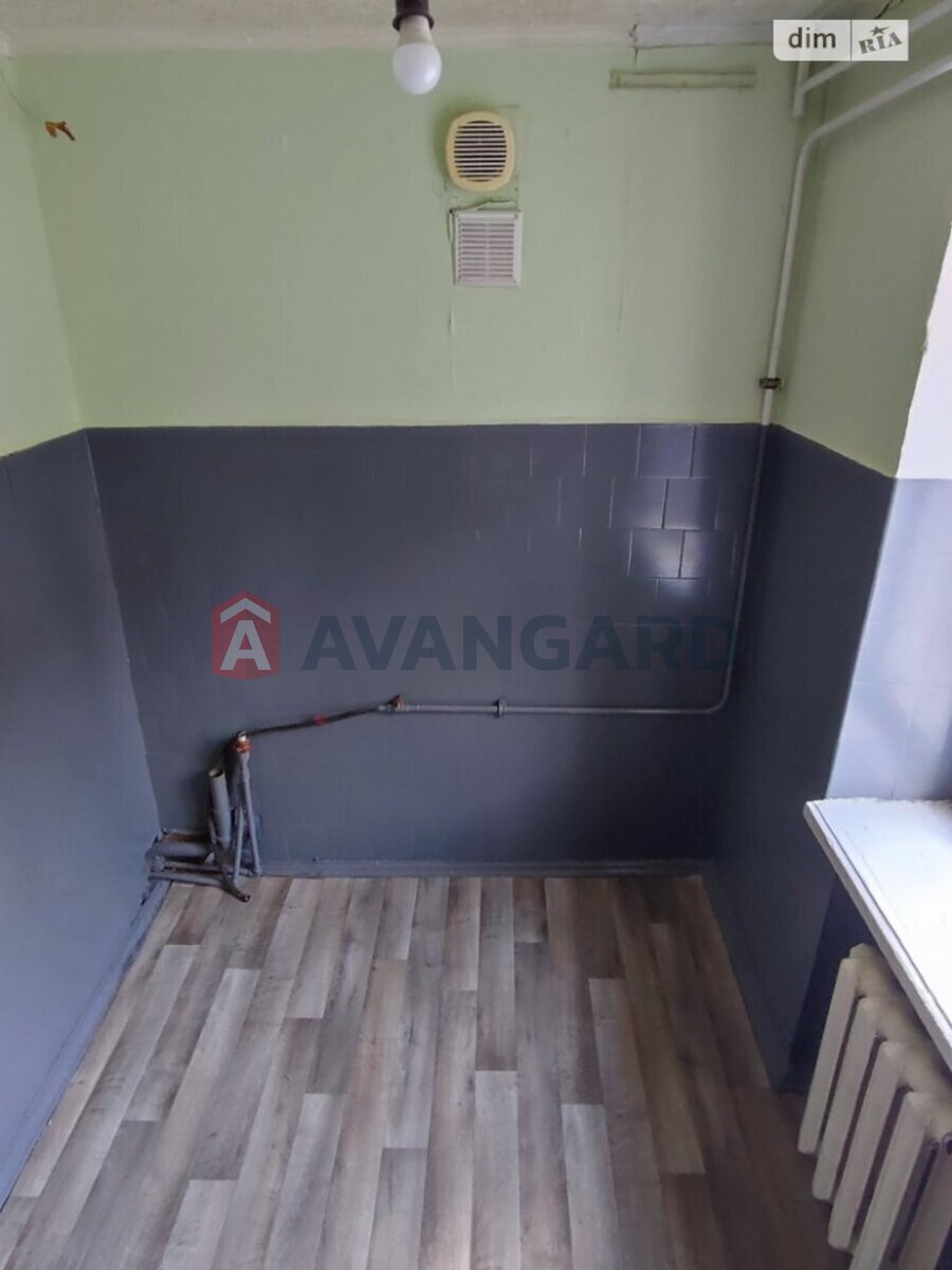 3 ��. ��������, 57/43/6 ��. �., 1/5 ������ ���� 14