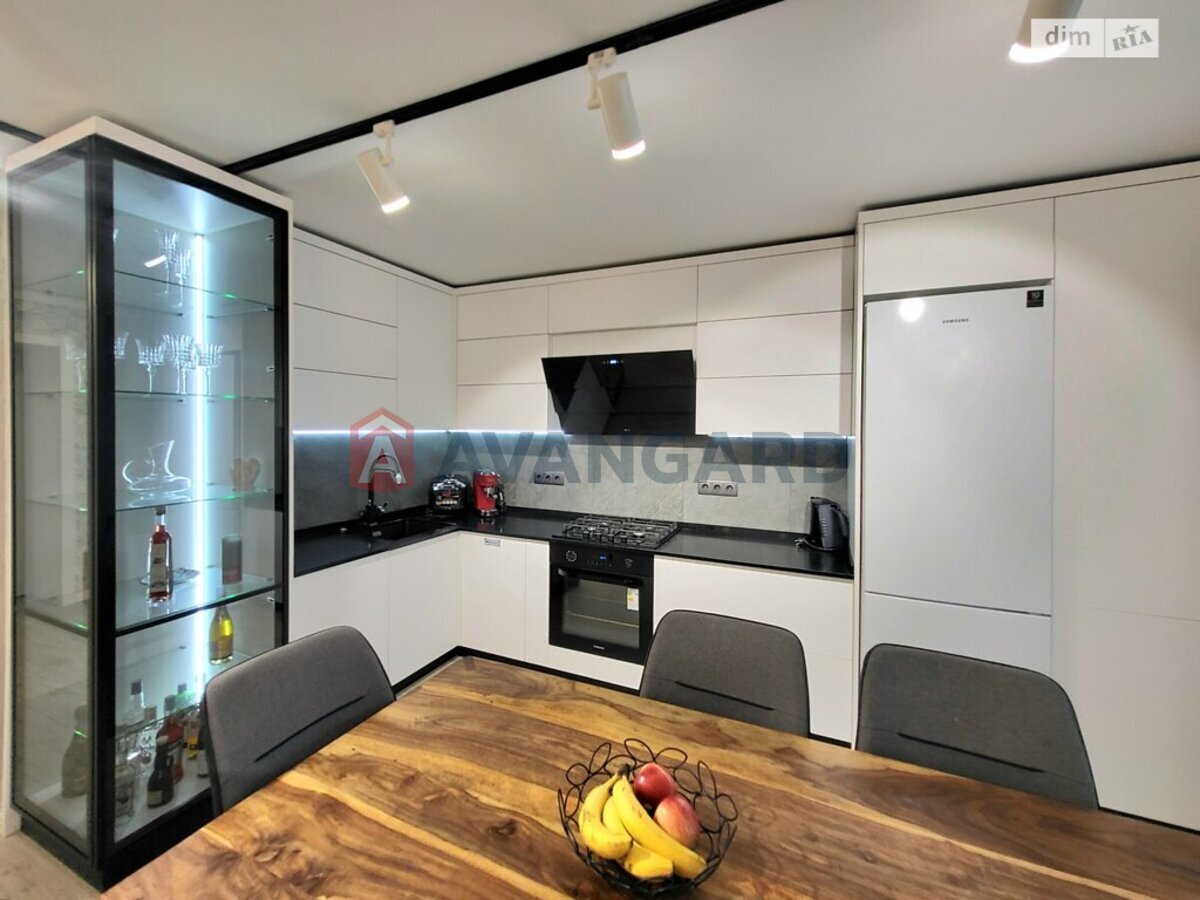 3 ��. ��������, 91/45/40 ��. �., 4/8 ������ ���� 10