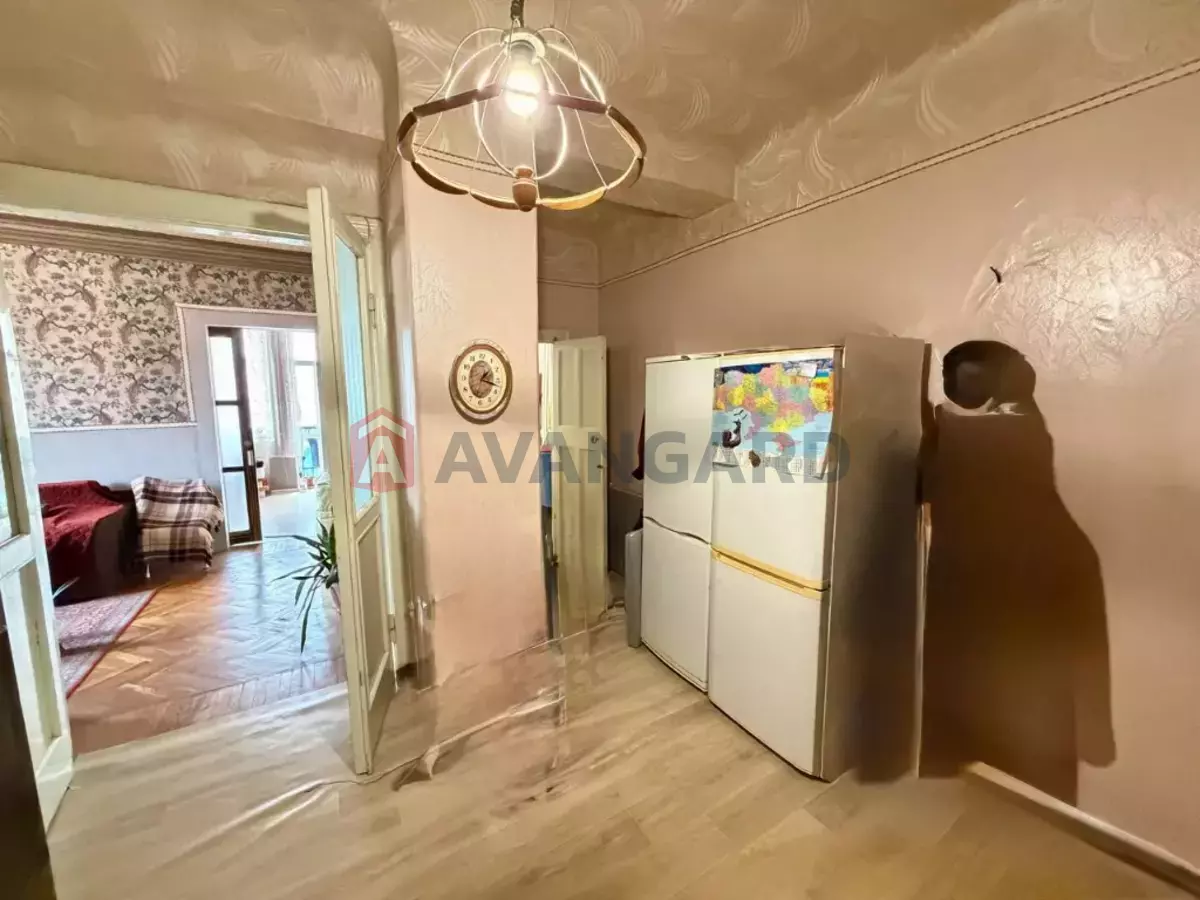 3 ��. ��������, 68/42/8 ��. �., 2/4 ������ ���� 8