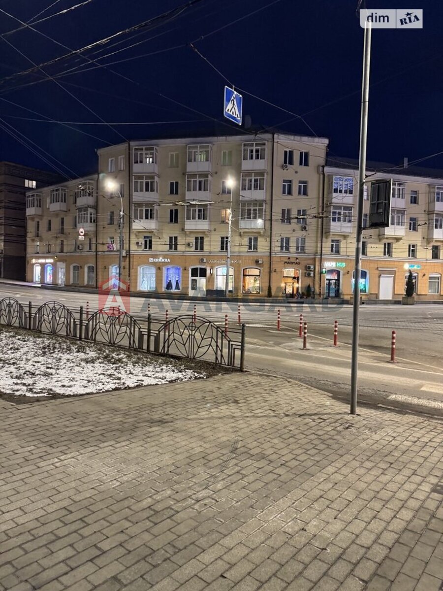 3 ��. ��������, 82/48/10 ��. �., 5/5 ������ ���� 2