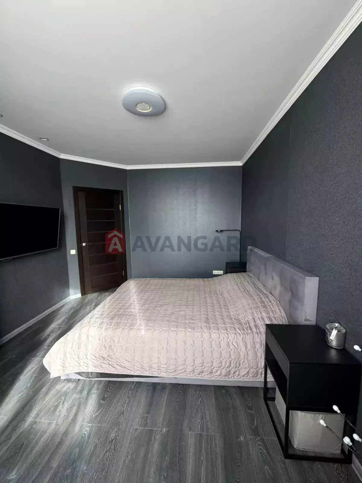 1 ��. ��������, 38.6/15.4/14.7 ��. �., 5/10 ������ ���� 5