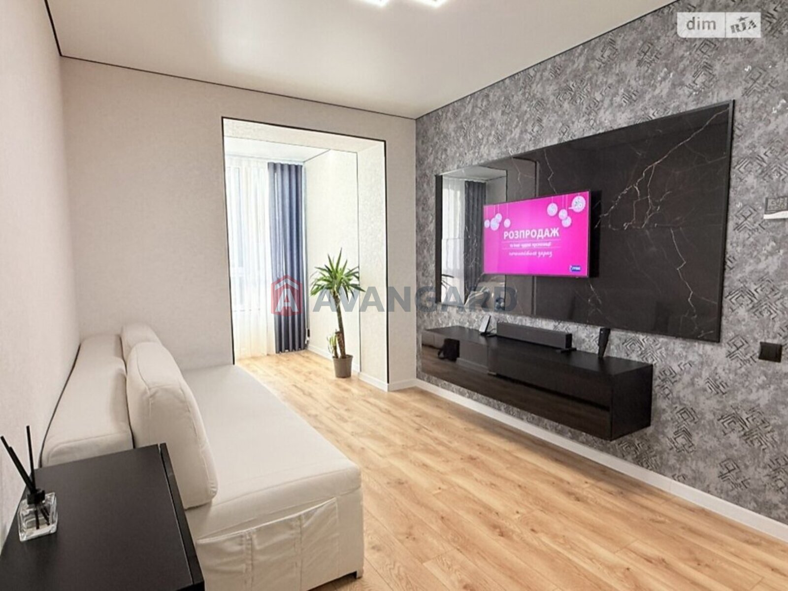 1 ��. ��������, 43/23/8 ��. �., 8/10 ������ ���� 4