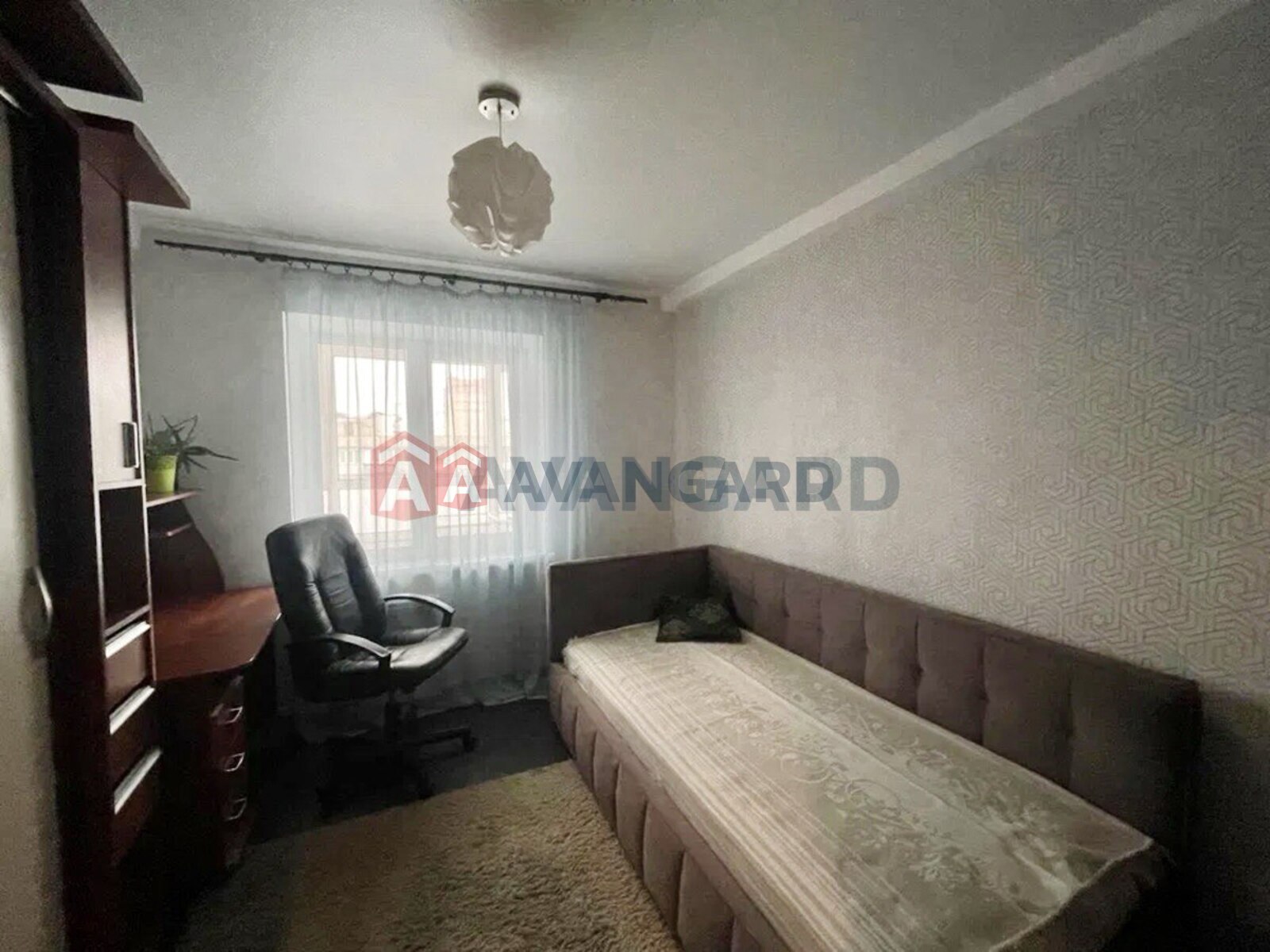 3 ��. ��������, 69/45/7 ��. �., 9/9 ������ ���� 8