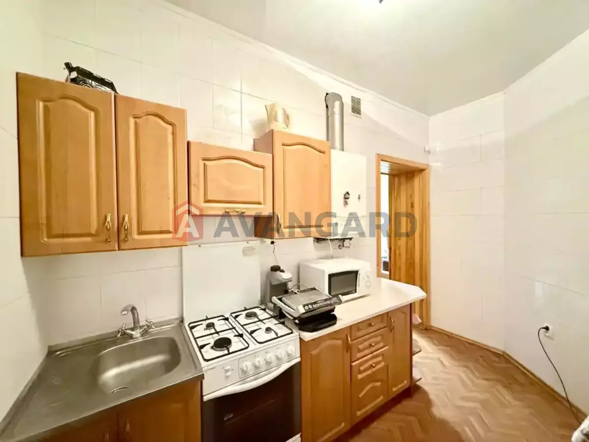 3 ��. ��������, 74/46/12 ��. �., 1/2 ������ ���� 5