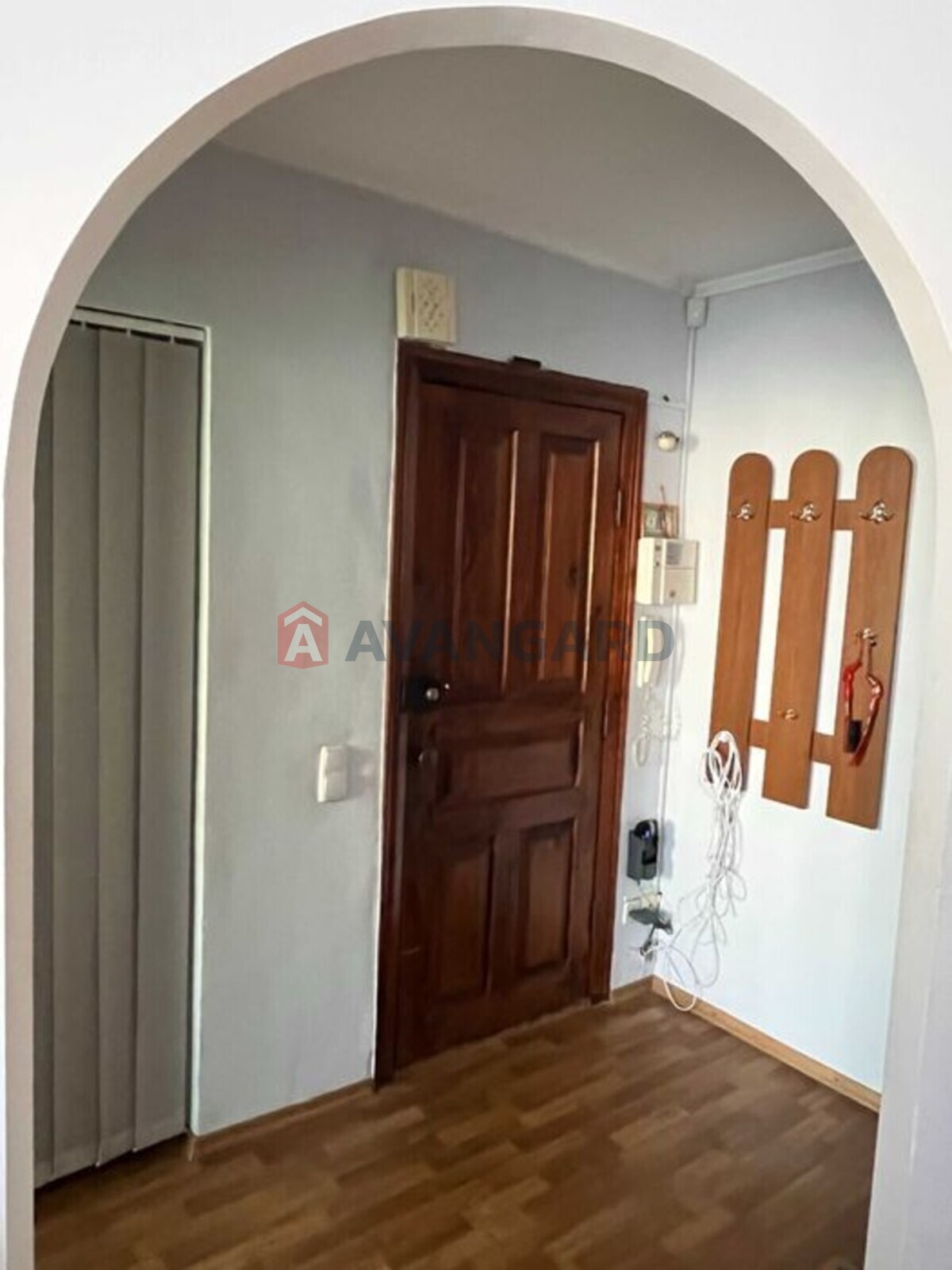 3 ��. ��������, 70/-/7 ��. �., 5/9 ������ ���� 12