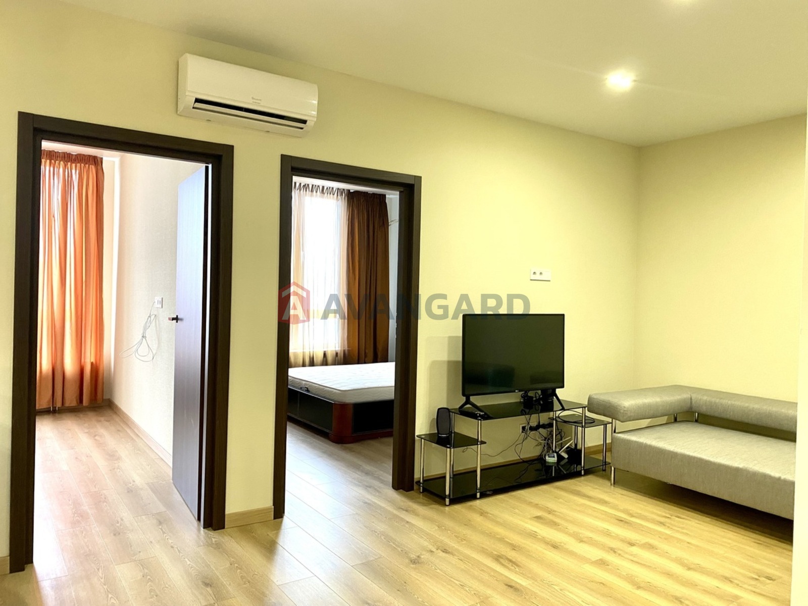 2 ��. ��������, 68/26/23 ��. �., 16/26 ������ ���� 15