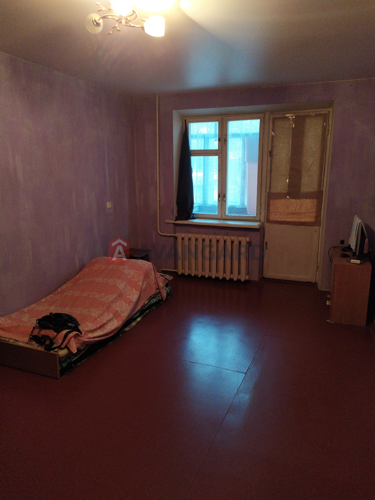 2 ��. ��������, 47/33/6,8 ��. �., 2/5 ������ ���� 7